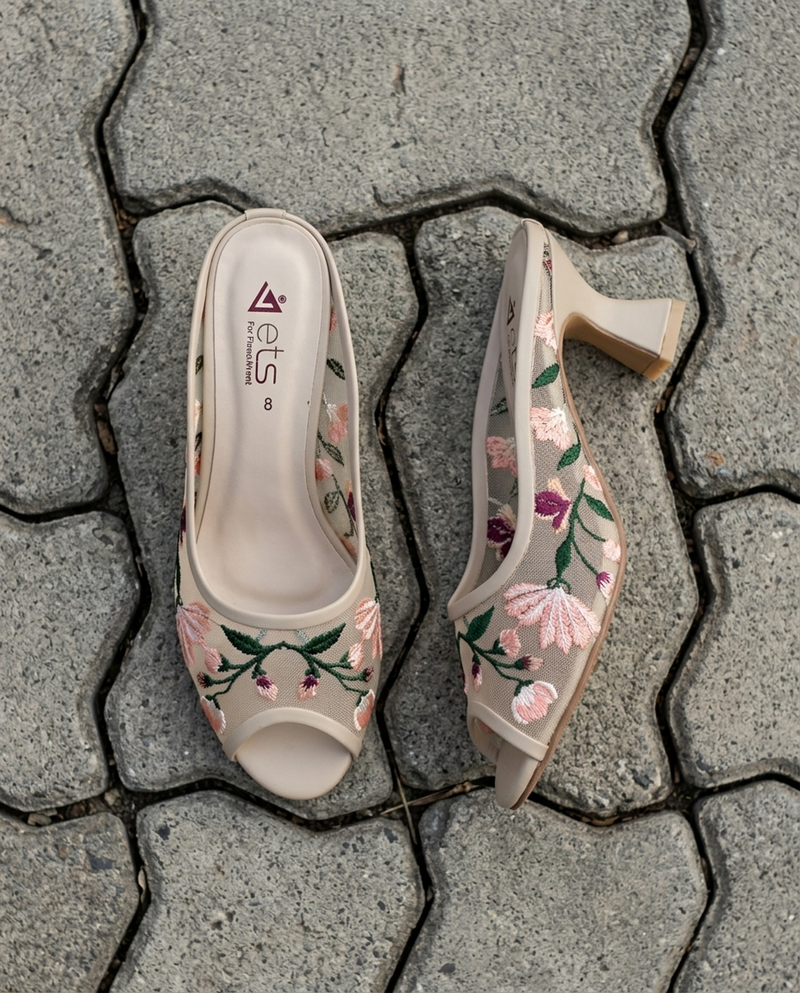 Floral Embroidered Peep-Toe Kitten Heel Mule - Cream